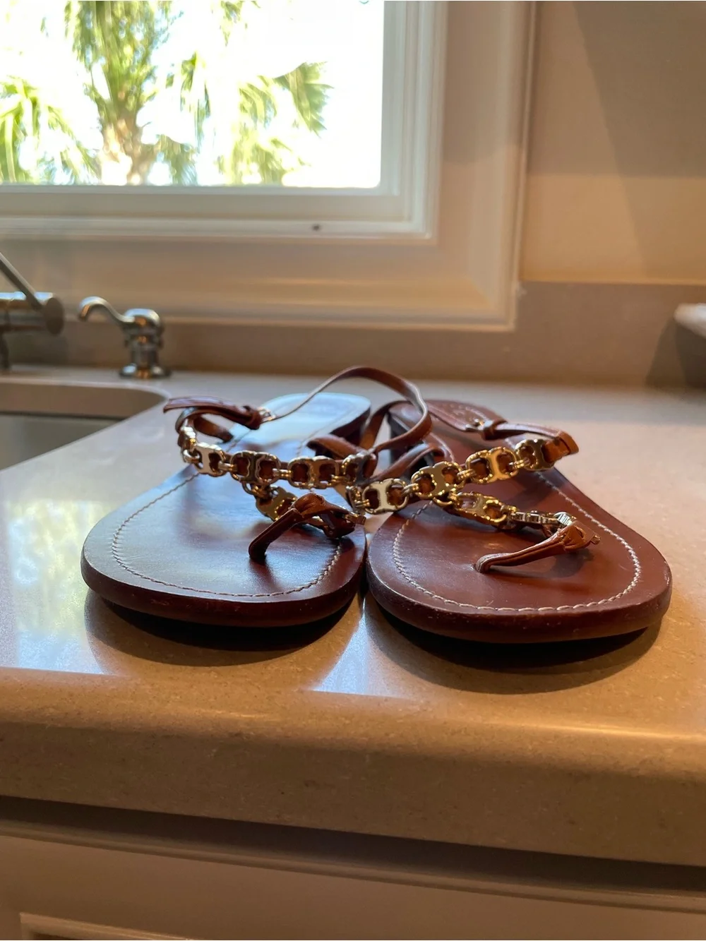 Tory Burch Gemini Link T-Strap Sandals | Cognac Brown